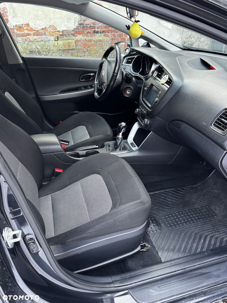 Kia Ceed 1.6 CRDi 136 ISG Dream Team Edition - 12