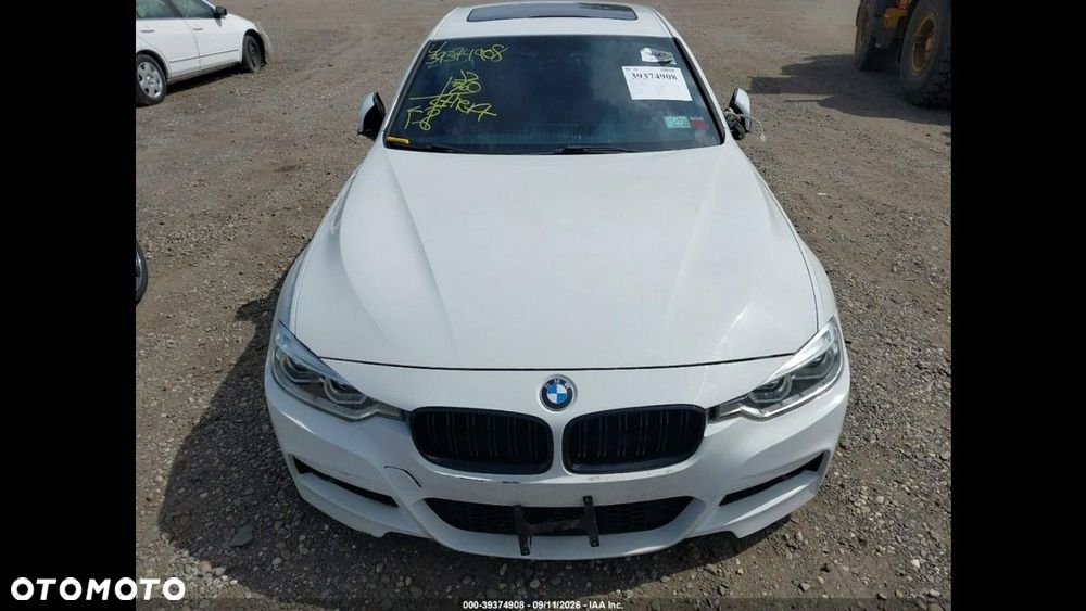 BMW Seria 3 330i xDrive M Sport - 2