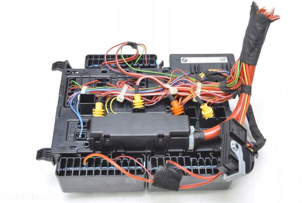 BMW F40 1.5 SKRZYNKA BEZPIECZNIKÓW 5A323C8 - 5