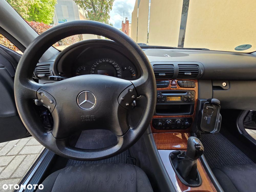Mercedes-Benz Klasa C 200 CDI Classic - 30