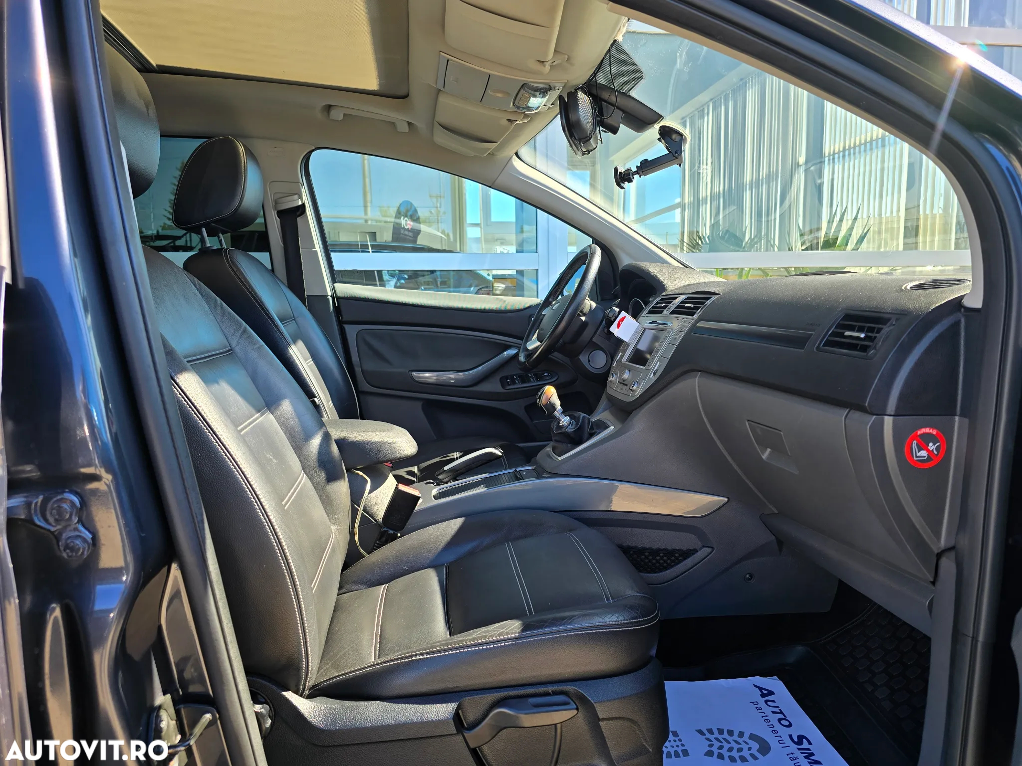 Ford Kuga - 10