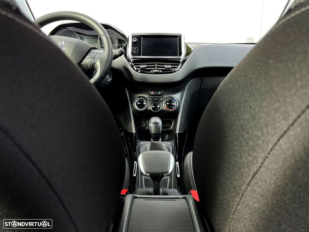 Peugeot 2008 1.5 BlueHDi Style - 32