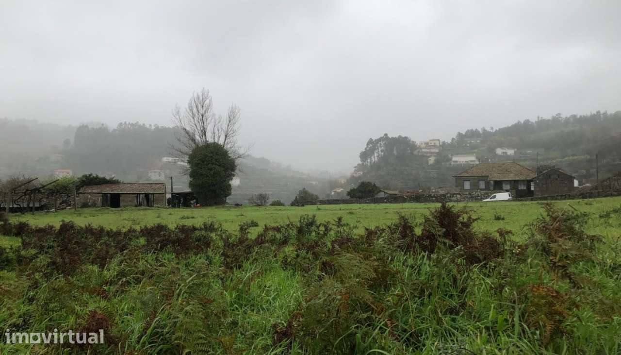 Terreno plano com 384m2 em Santa Leocádia, Baião - Grande imagem: 2/14