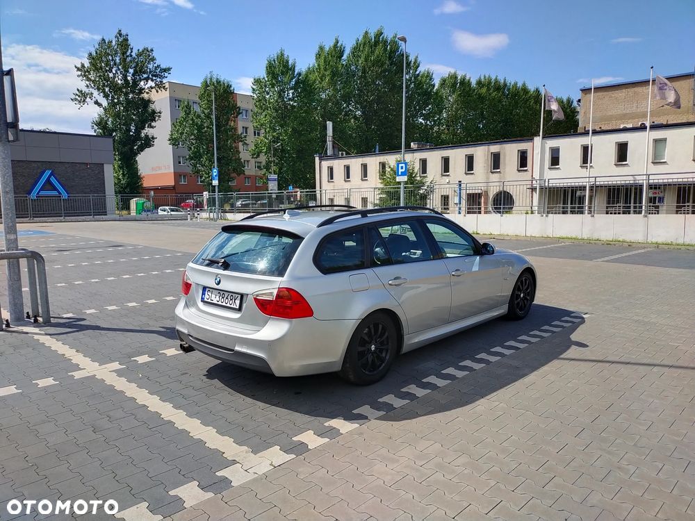 BMW Seria 3 325i xDrive - 5