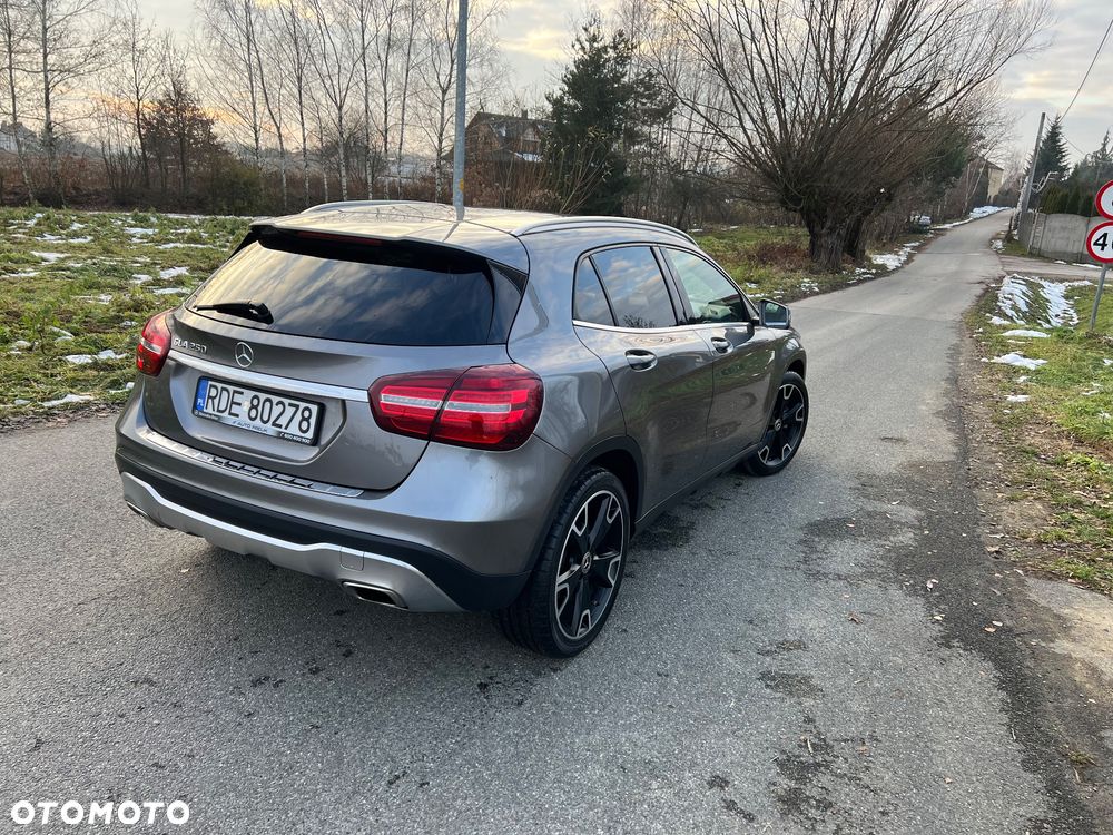 Mercedes-Benz GLA 250 7G-DCT AMG Line - 21