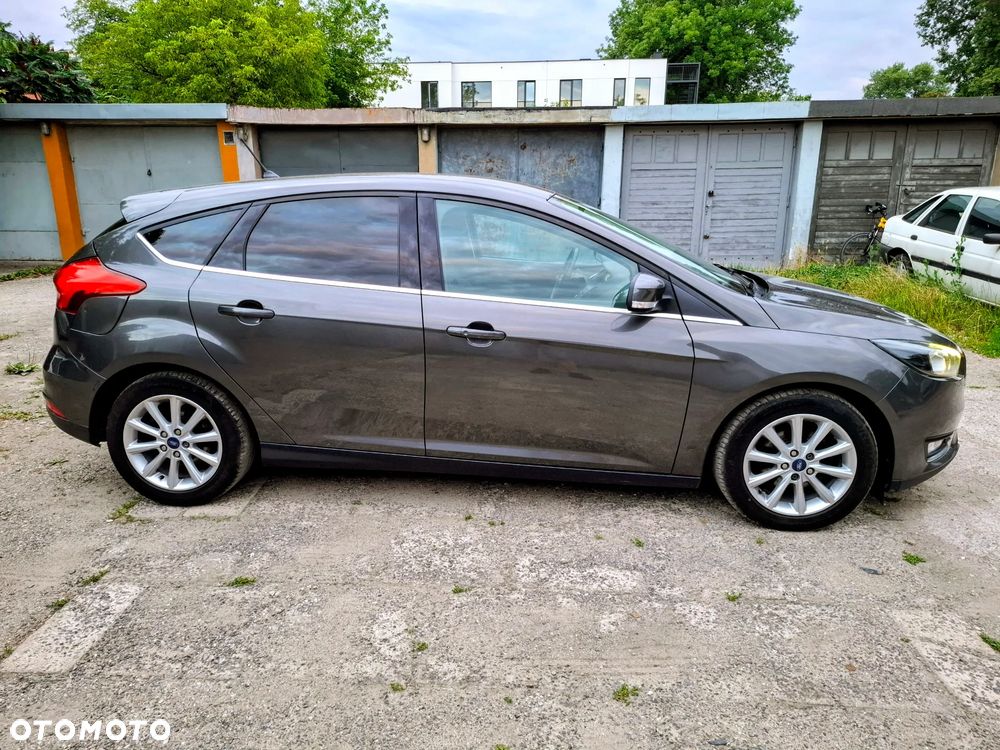 Ford Focus - 32