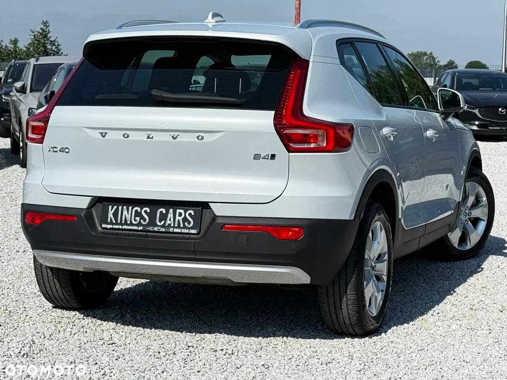 Volvo XC 40 B4 B AWD Geartronic Momentum Pro - 27