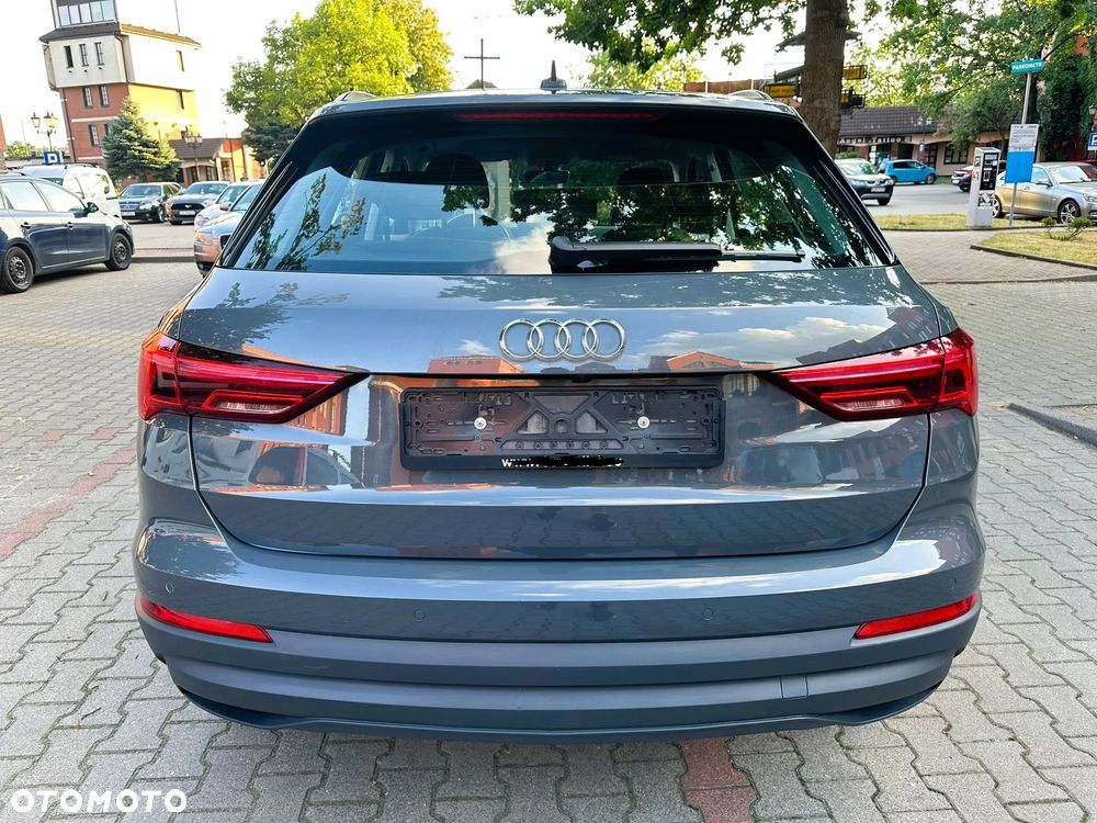 Audi Q3 2.0 TDI S tronic design - 4