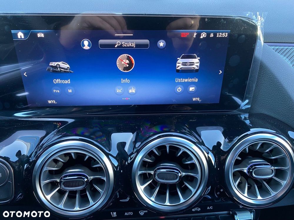 Mercedes-Benz GLA - 20