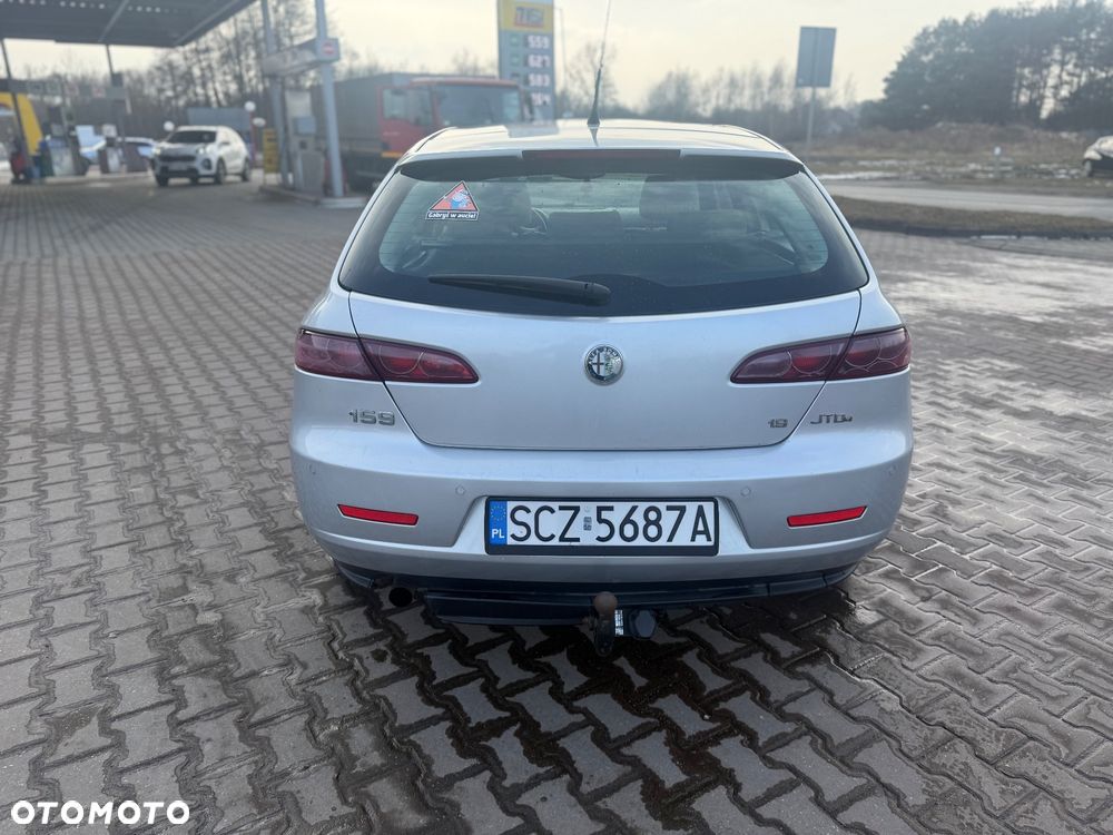 Alfa Romeo 159 1.9 JTDM 8V DPF Distinctive - 8