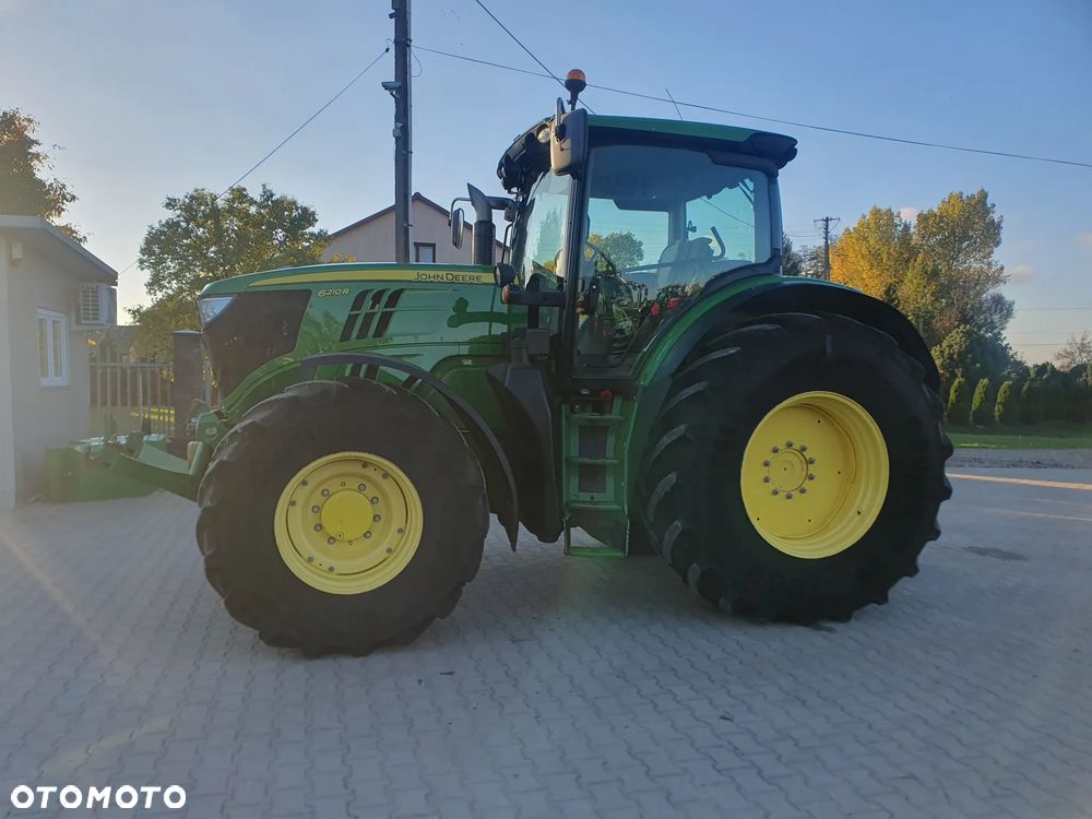 John Deere 6210 R - 7