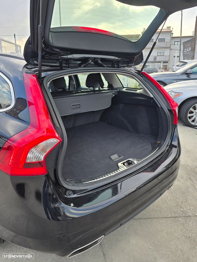Volvo V60 2.0 D4 Momentum - 17