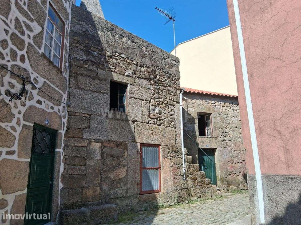 Moradia T2 / Gouveia, Aldeias e Mangualde da Serra - Grande imagem: 2/13