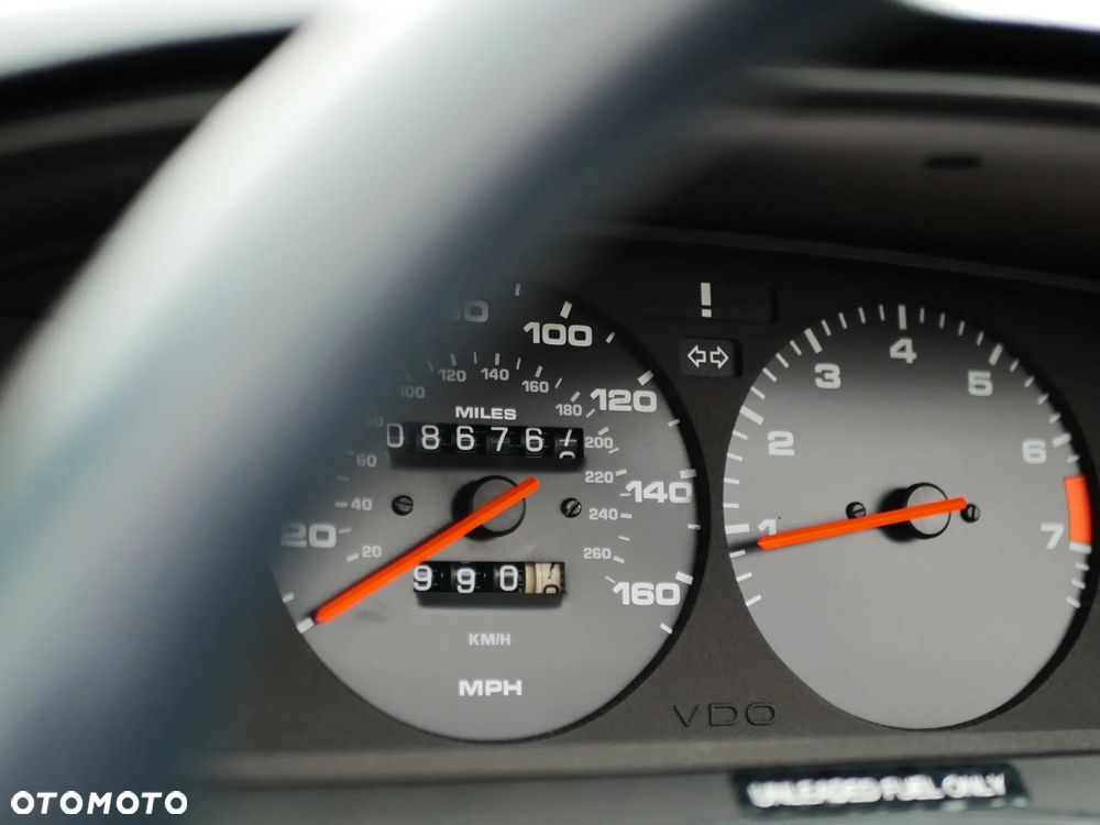 Porsche 944 3.0 S2 - 13