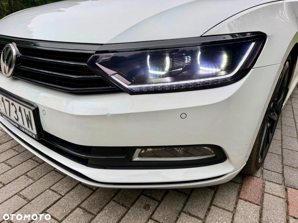 Volkswagen Passat - 12