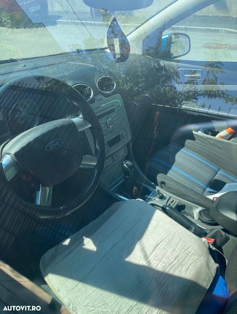Ford Focus 1.6i Trend - 3
