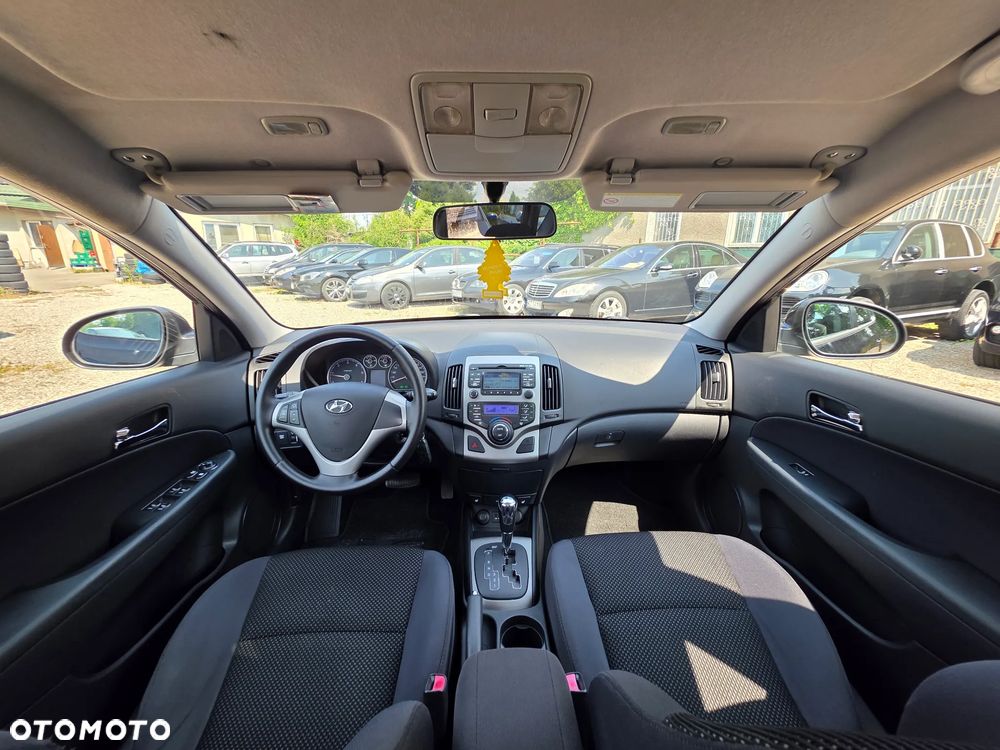 Hyundai i30 i30cw 1.6 CRDi Automatik Comfort - 9