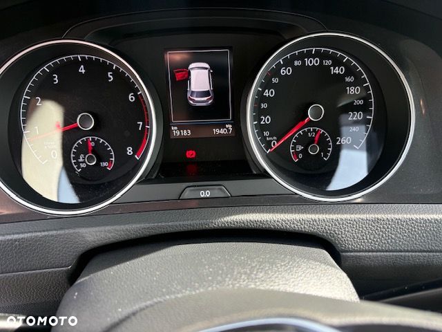 Volkswagen Golf - 10