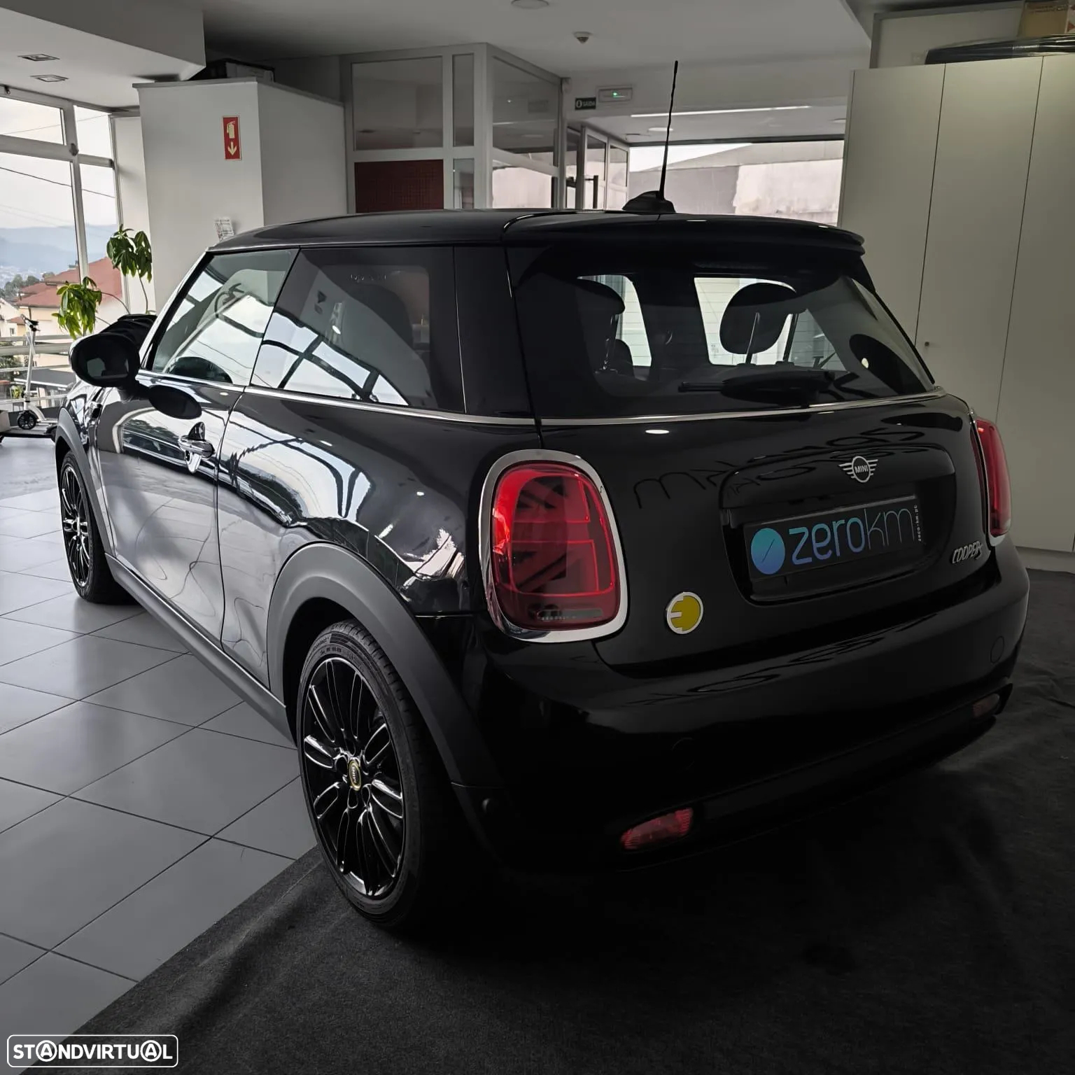 MINI 3 Portas Cooper SE Camden Edition - 4