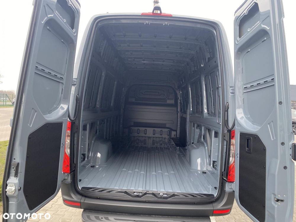 Mercedes-Benz Sprinter - 6