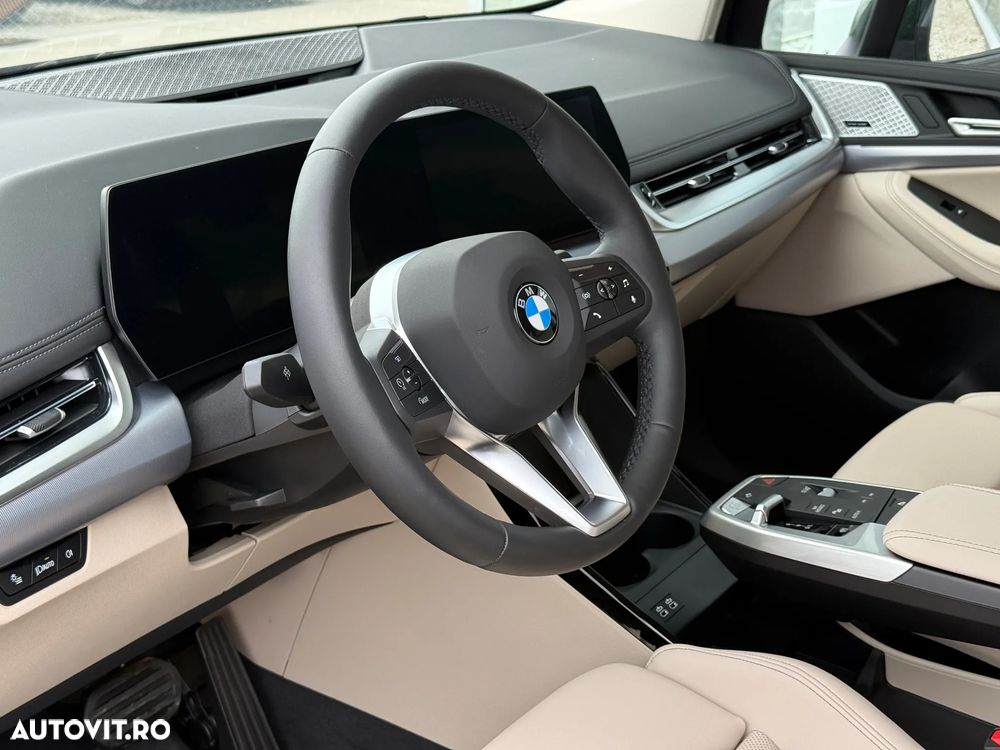 BMW Seria 2 220i AT MHEV - 11