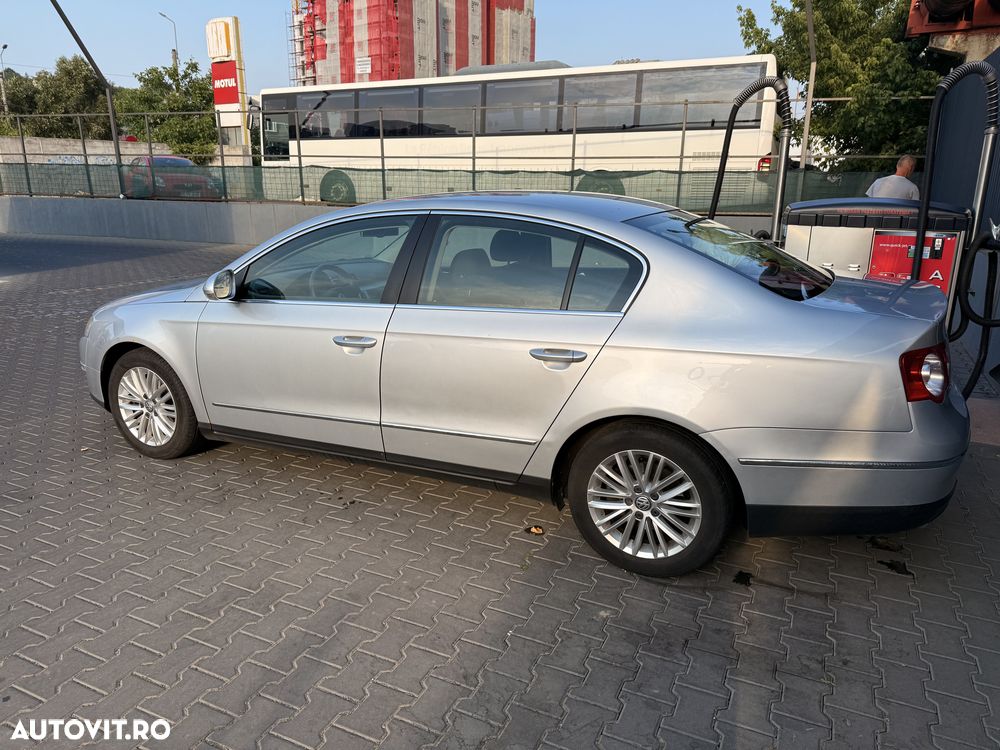 Volkswagen Passat 2.0TDI Comfortline DPF Bluemotion Technology - 5