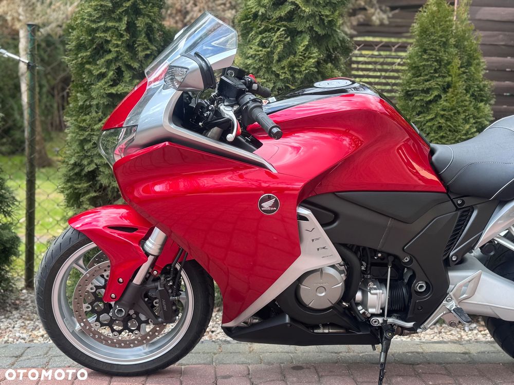 Honda VFR - 19