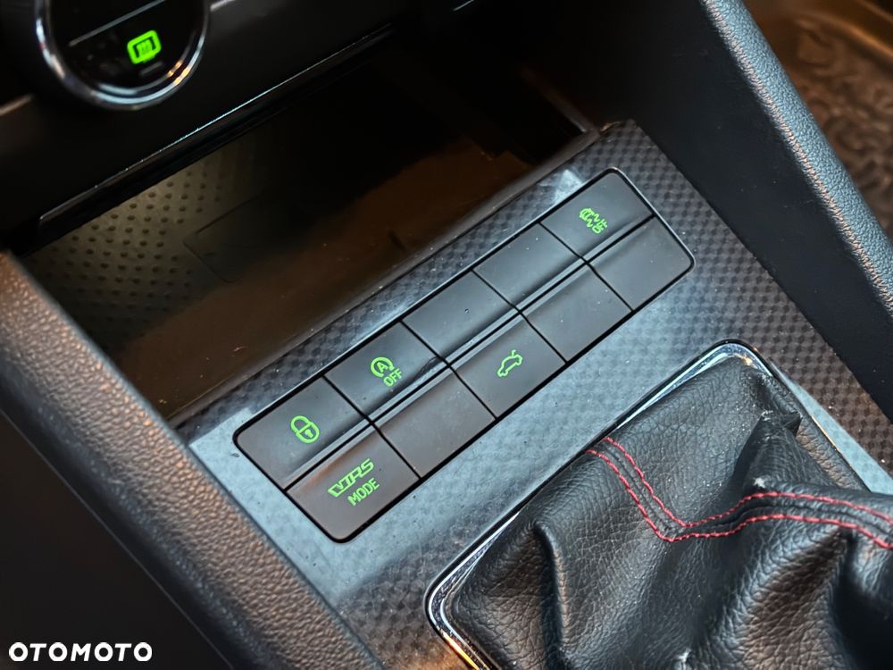 Skoda Octavia 2.0 TSI RS - 15