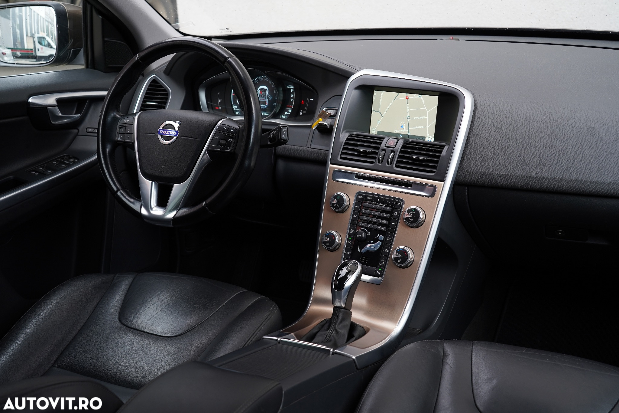 Volvo XC 60 D5 AWD Aut. Summum - 19