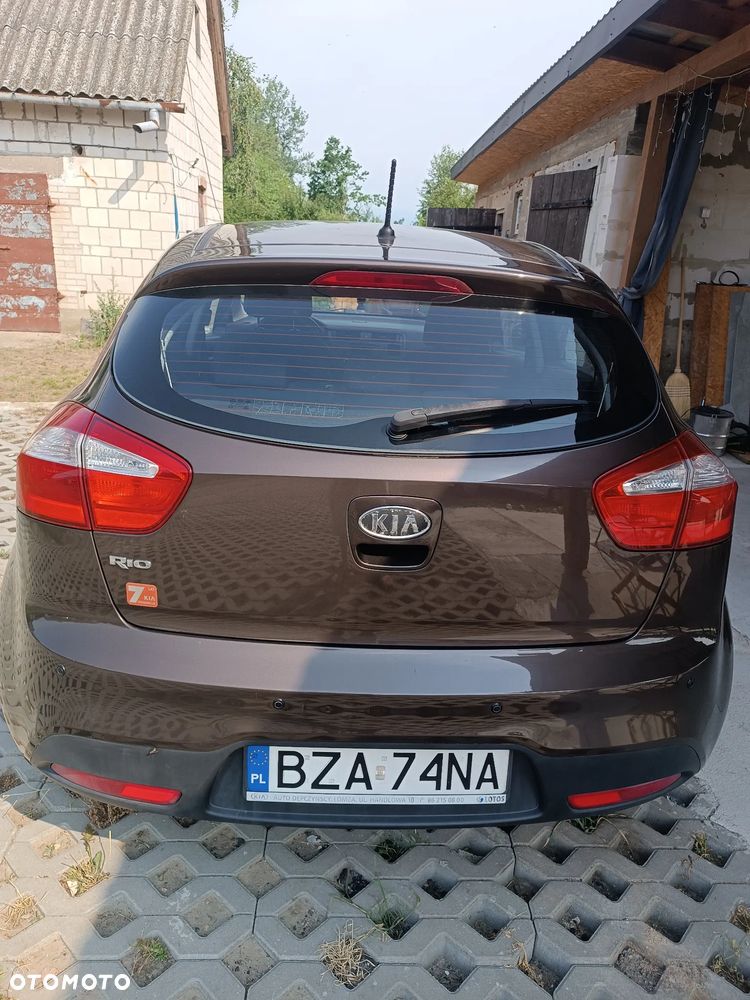 Kia Rio 1.4 L - 4