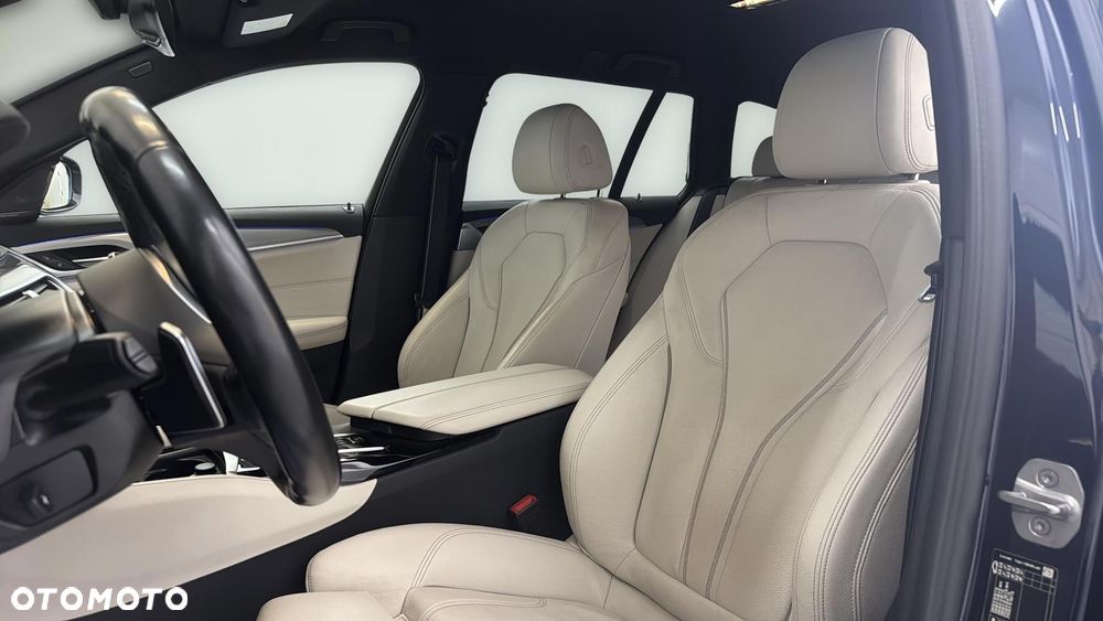 BMW Seria 5 540d xDrive mHEV M Sport sport - 12