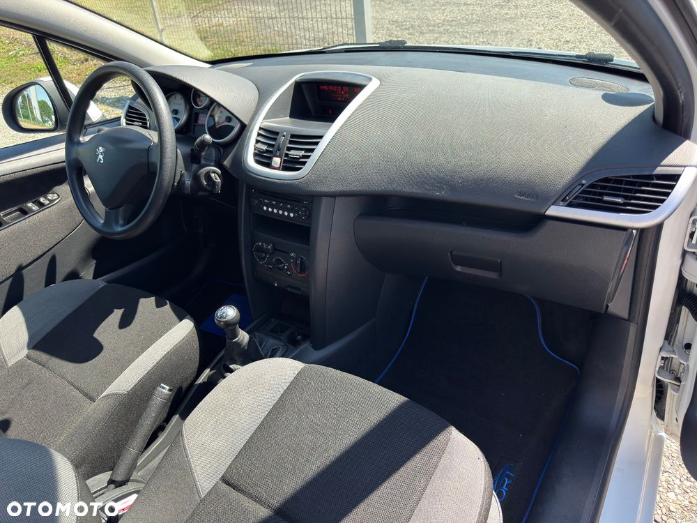 Peugeot 207 1.4 16V Trendy - 27