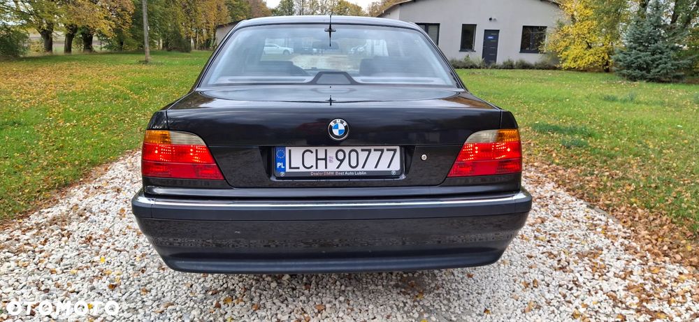 BMW Seria 7 735i L - 26