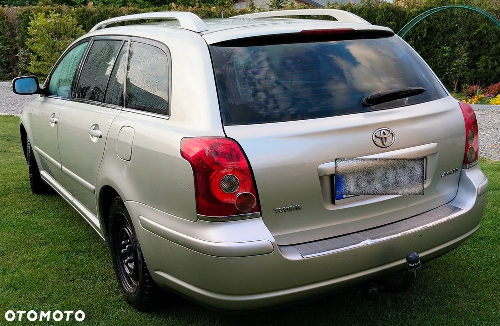 Toyota Avensis 1.8 VVT-i Combi - 2