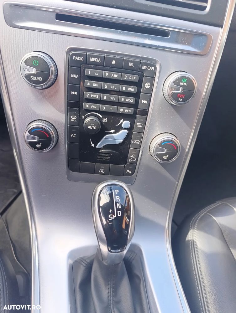 Volvo XC 60 D4 AWD Geartronic Summum - 14