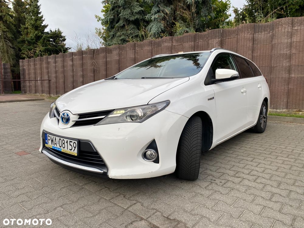 Toyota Auris 1.8 HSD Luna - 1