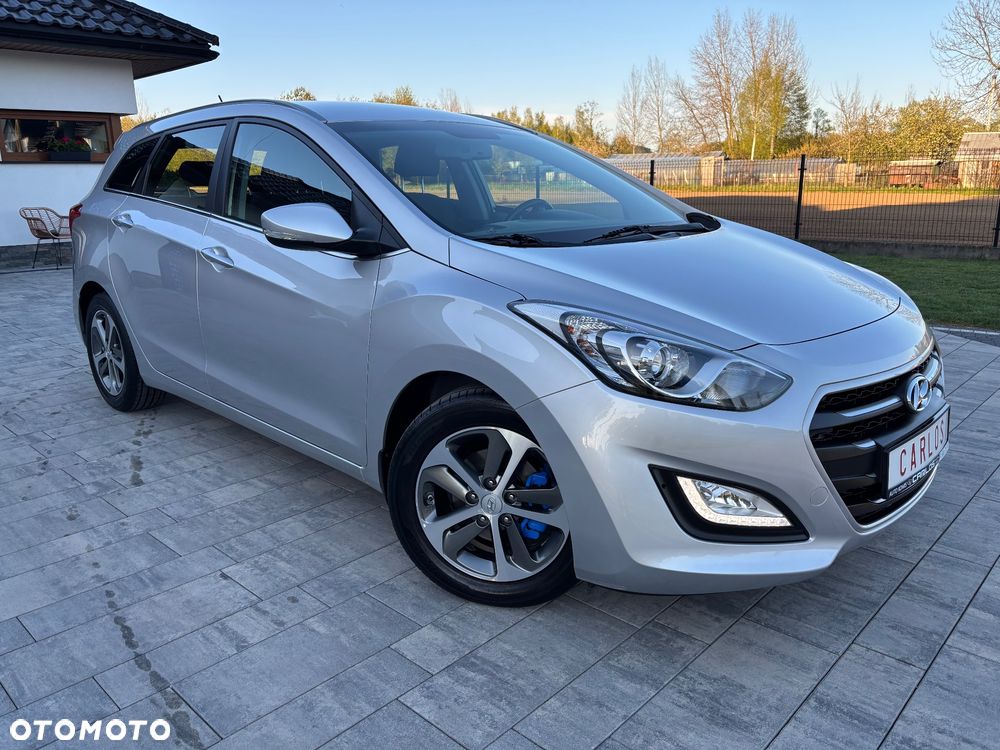 Hyundai i30 blue Kombi 1.6 GDi YES Silver - 11