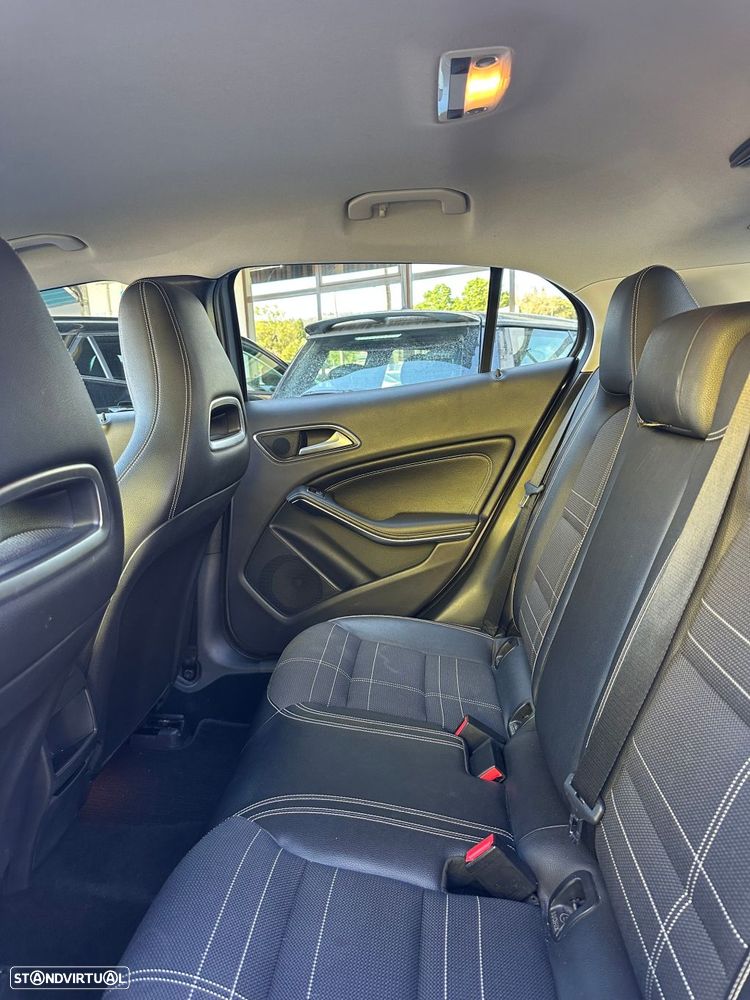 Mercedes-Benz GLA 220 d 4Matic 7G-DCT Style - 16