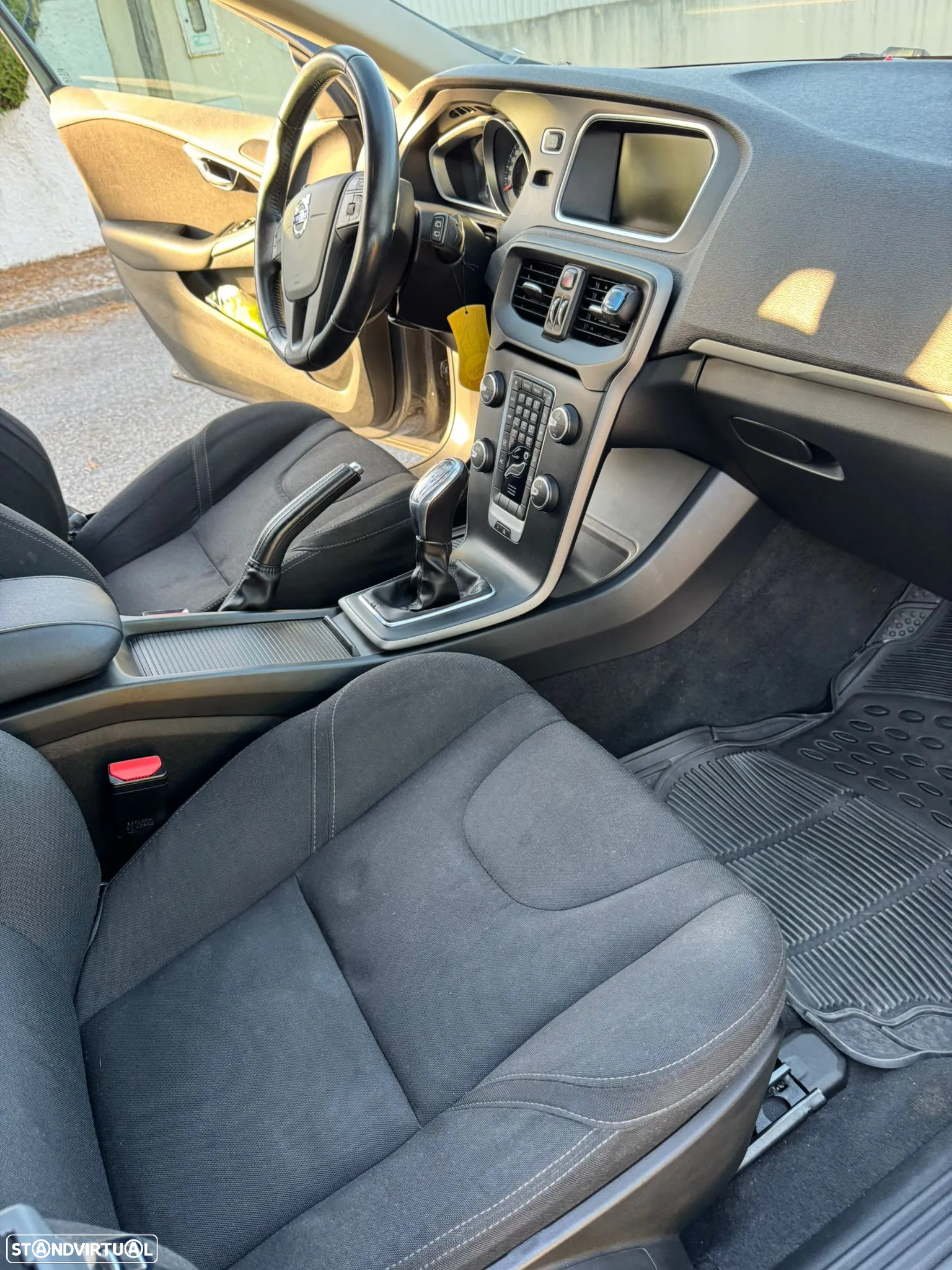 Volvo V40 1.6 D2 Eco Momentum - 9