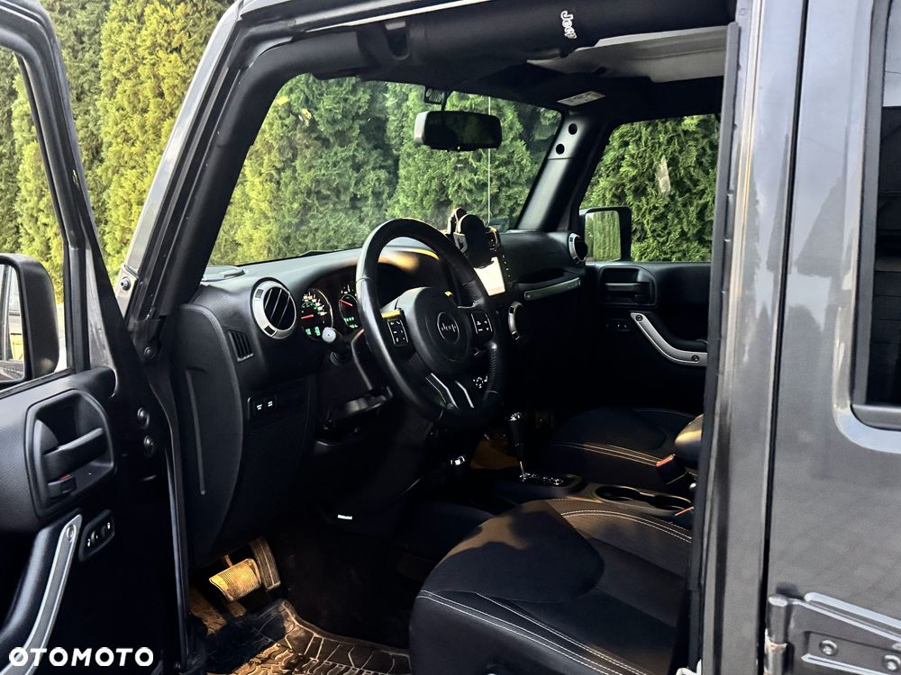 Jeep Wrangler 2.8 CRD Unlim Rubicon - 10