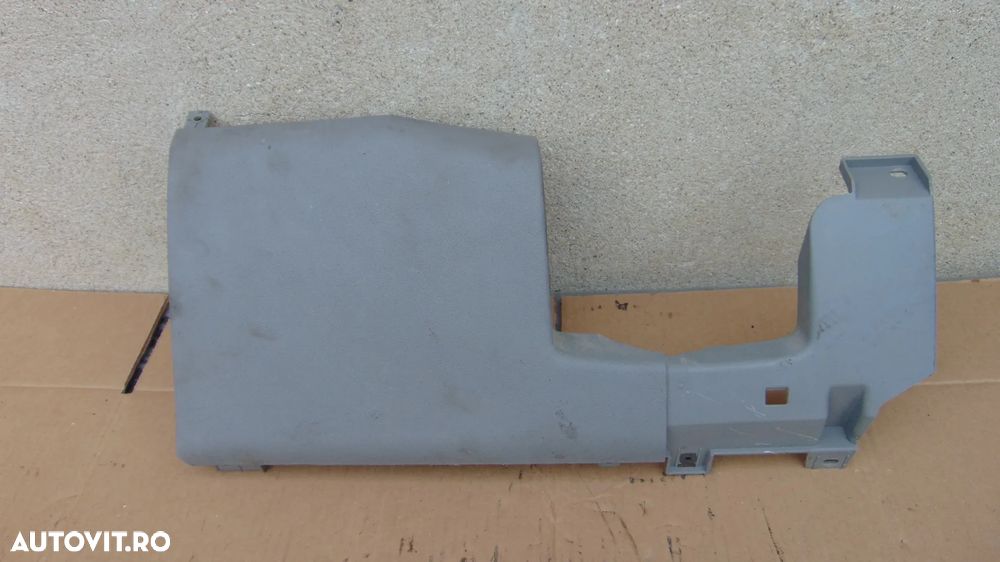 Rama inferioara panou bord VW T5 an 2009-2015 cod 7e1858903 - 2