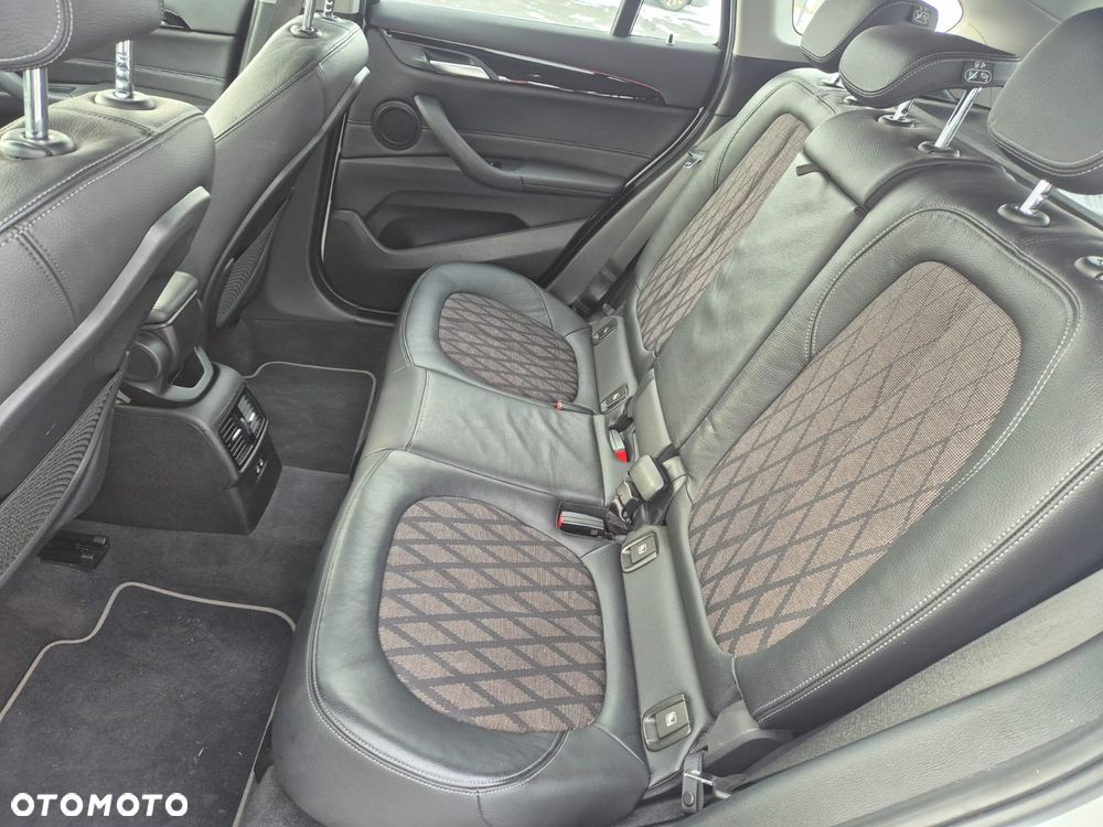 BMW X1 xDrive18d xLine - 13