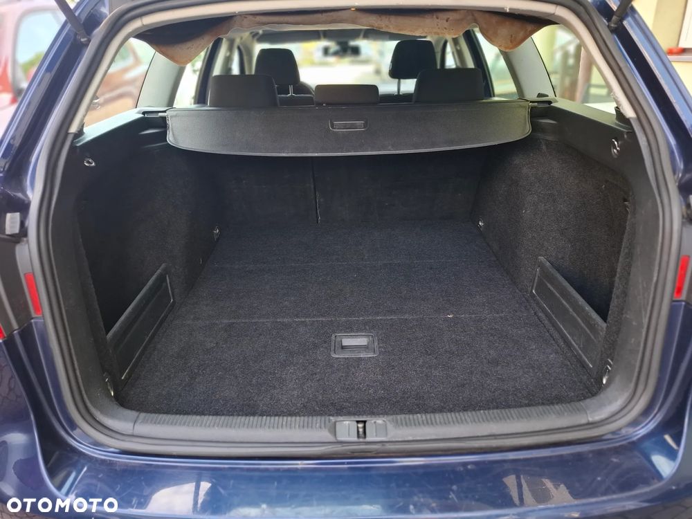 Volkswagen Passat 2.0 TDI DPF BlueMotion Technology Comfortline - 10