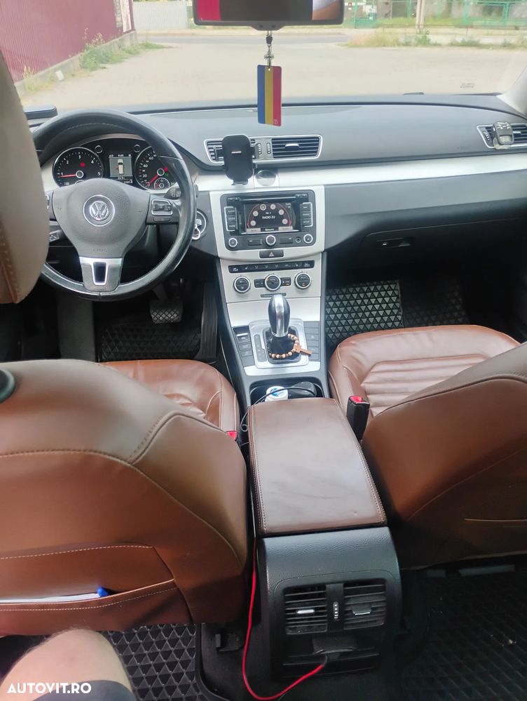 VOLKSWAGEN Passat 2012