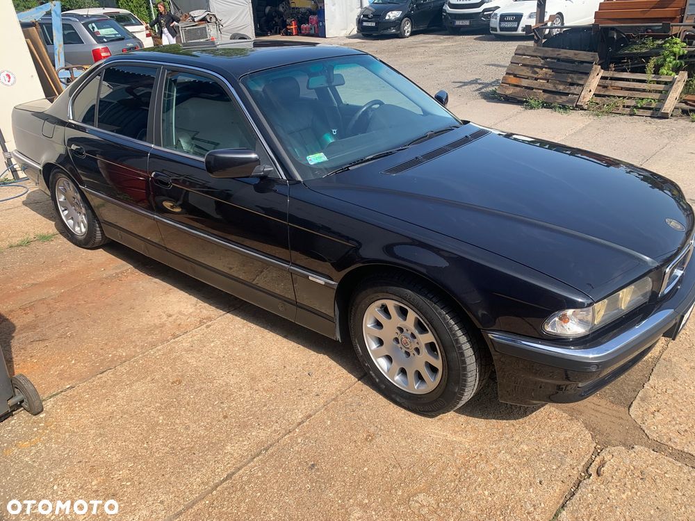 BMW Seria 7 735i - 14