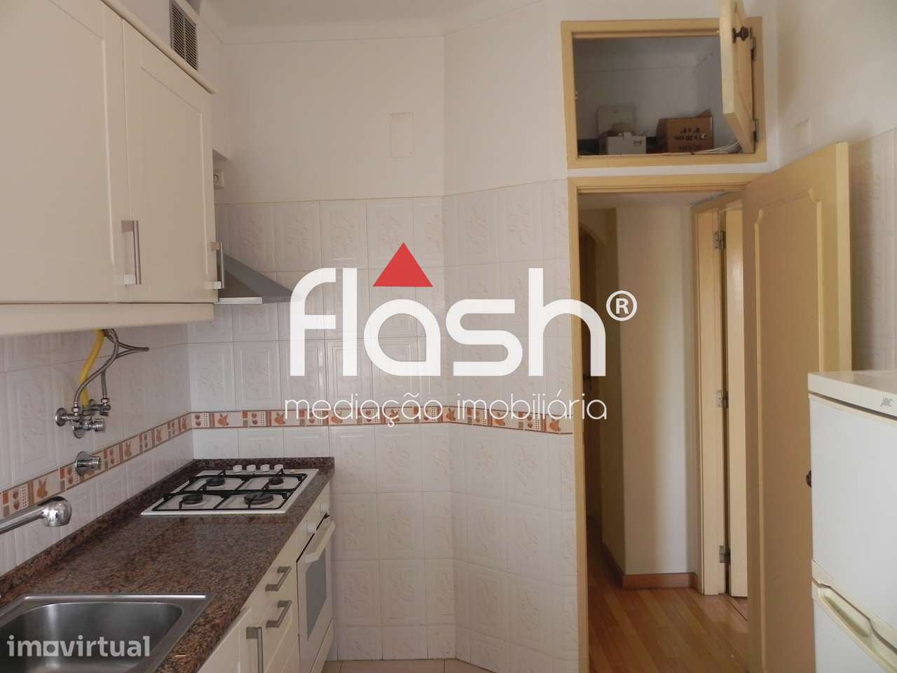 Apartamento T2 Remodelado em Carnaxide - Grande imagem: 3/24