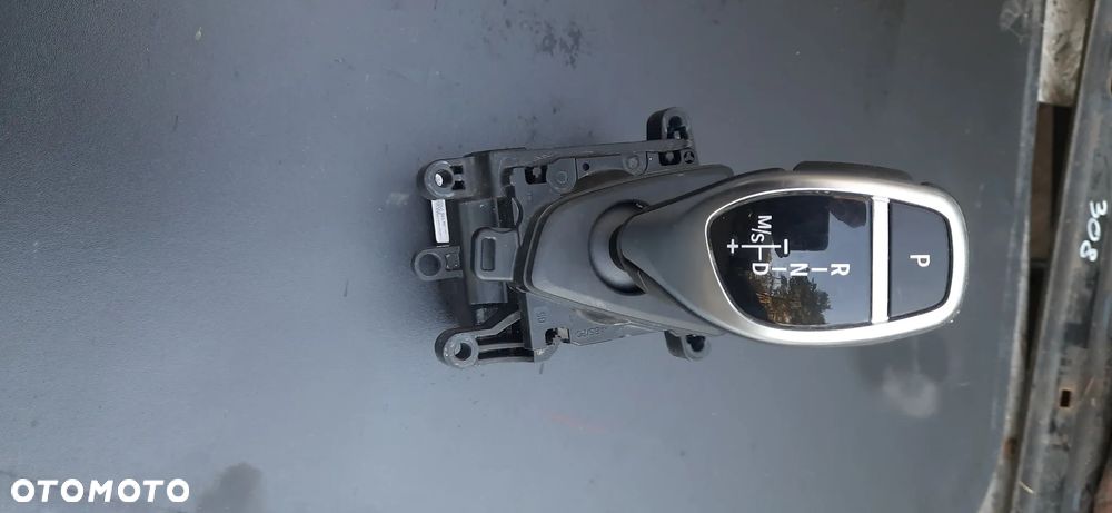 Lewarek Zmiany biegów 61 31 7 950 387 7950387 10341363-00  BMW Serii 1F20 LCI, F21 LCI Serii 3 F30, F31, F34 GT  Serii 4 F32  Wyświetlacz centralny (ekran iDrive / CID 65 50 6 837 128-04 837128-04 • Seria 1: F20, F21 • Seria 2: F22, F23 • Seria 3: F30, F31, F34 (GT) • Seria 4: F32, F33, F36 (Gran Coupé) 9441865 MODEL EE0002