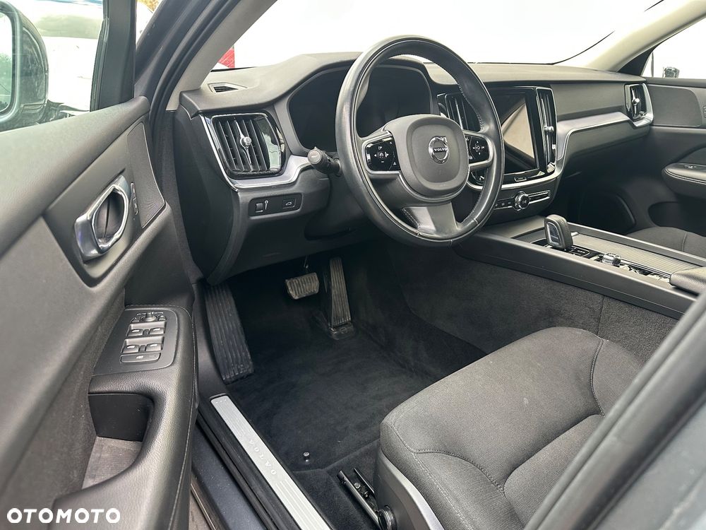 Volvo V60 B3 B Essential - 11