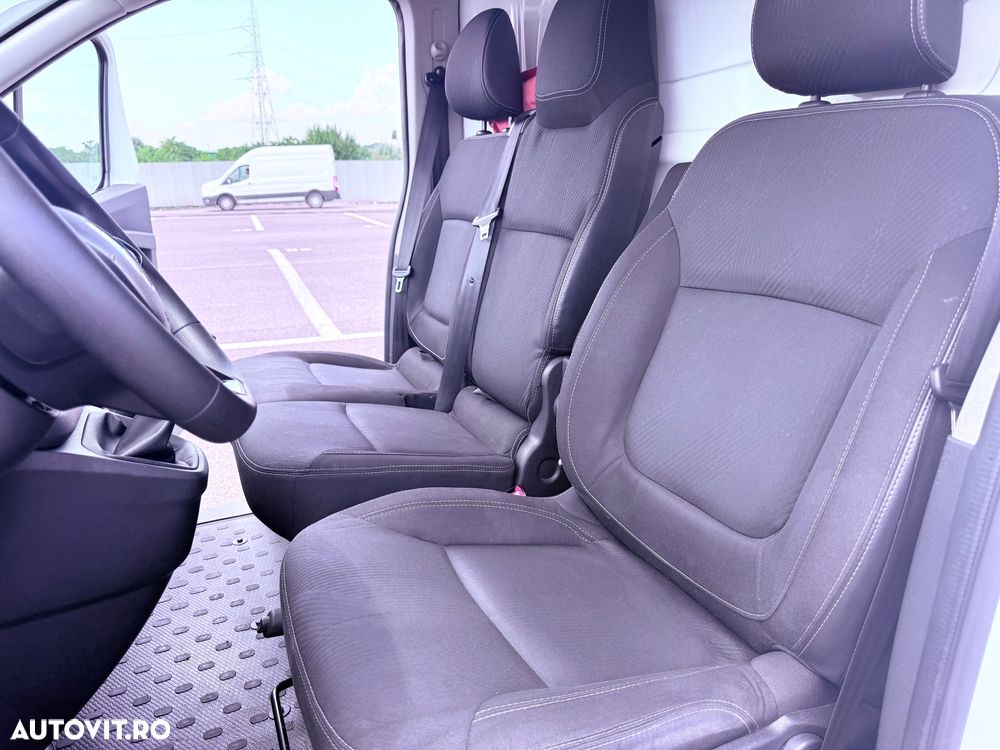 Renault Trafic 2.0 Blue dCi 130 Furgon Cabina Dubla L2H1 - 23