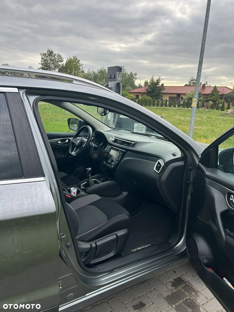 Nissan Qashqai 1.2 DIG-T N-Connecta EU6 - 9